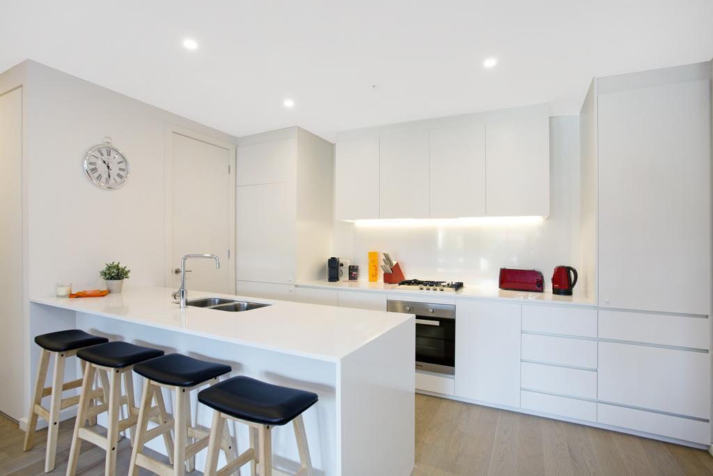 Appartamento ☆ Heart Of St Kilda ☆ Infinity Pool+Parking+Wifi Melbourne Esterno foto