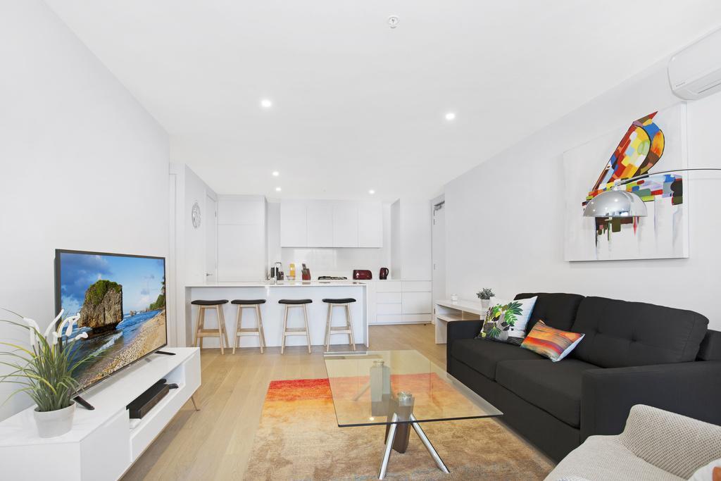 Appartamento ☆ Heart Of St Kilda ☆ Infinity Pool+Parking+Wifi Melbourne Esterno foto